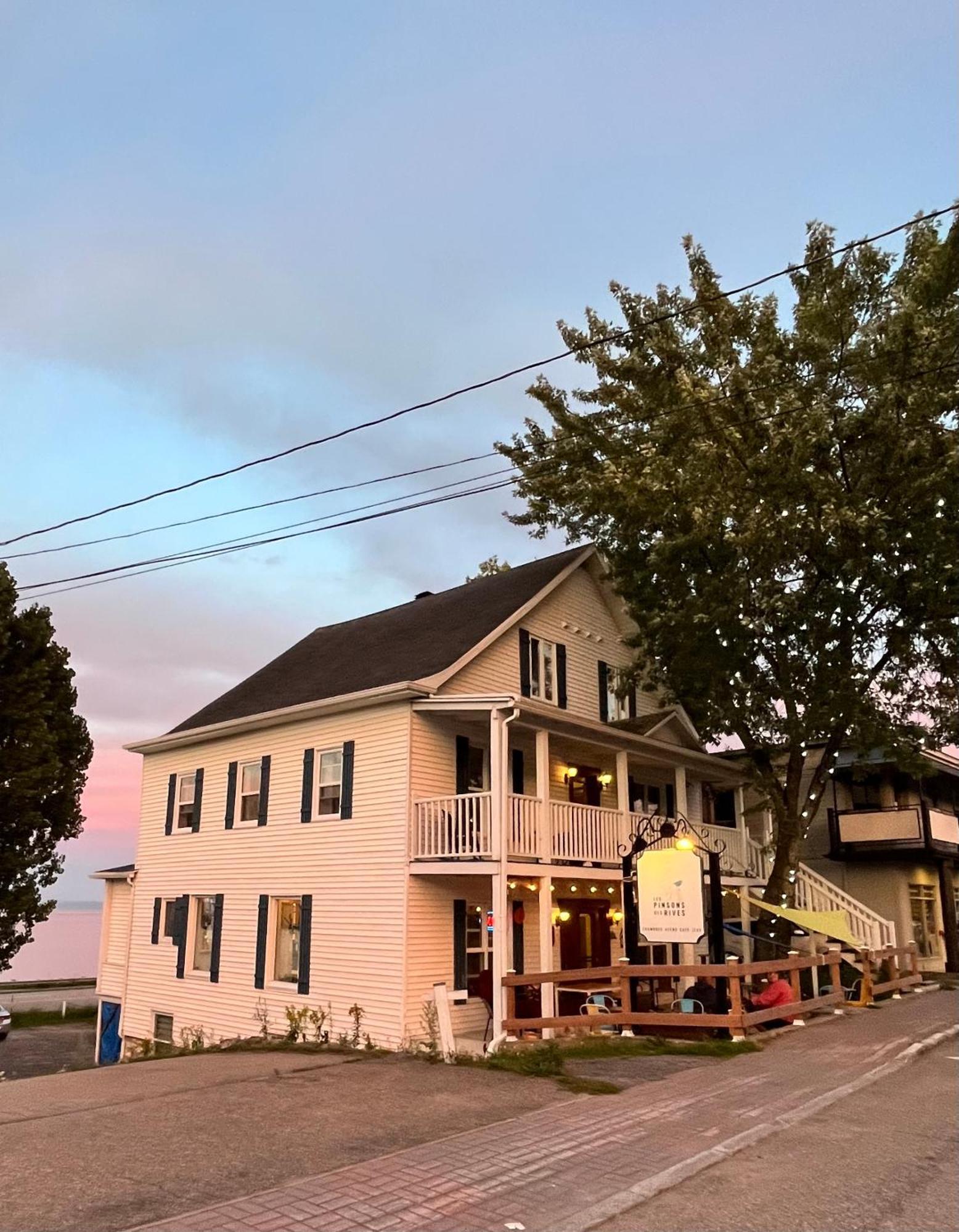 Bed and Breakfast Les Pinsons Des Rives La Malbaie Exteriér fotografie