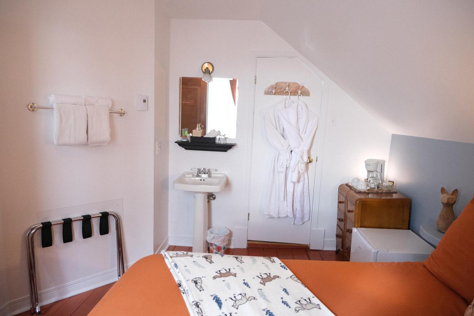 Bed and Breakfast Les Pinsons Des Rives La Malbaie Pokoj fotografie