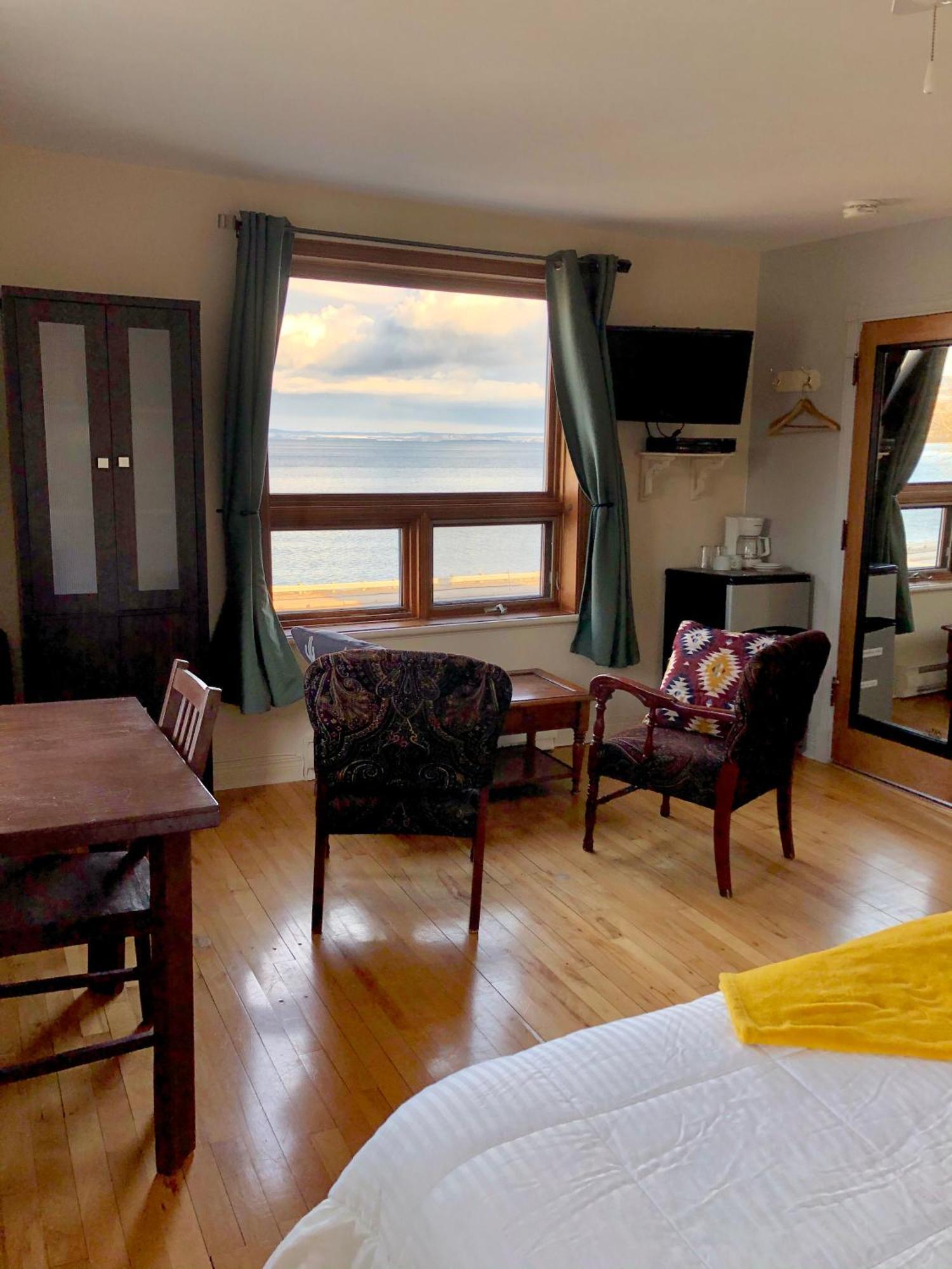 Bed and Breakfast Les Pinsons Des Rives La Malbaie Pokoj fotografie