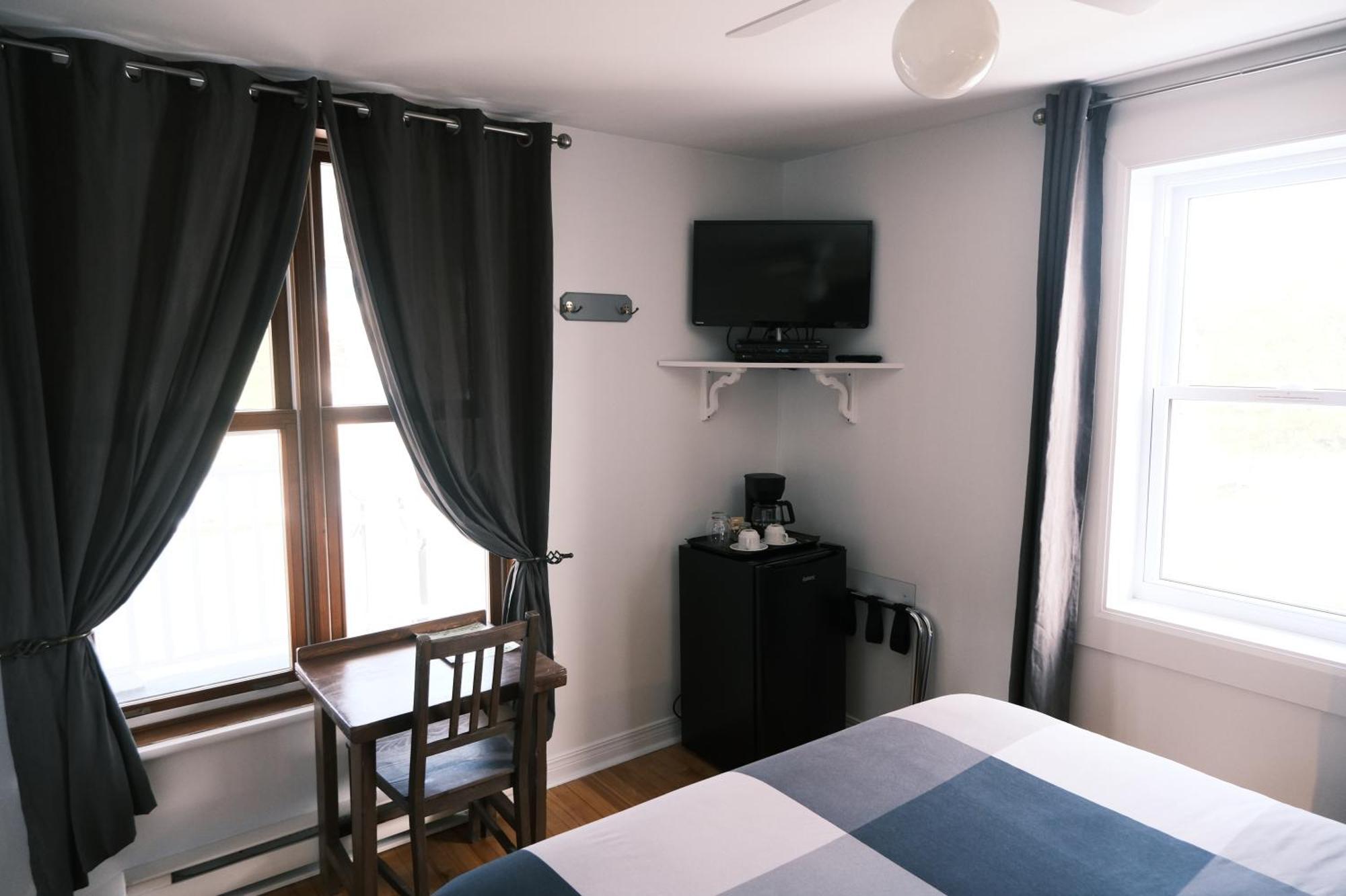 Bed and Breakfast Les Pinsons Des Rives La Malbaie Pokoj fotografie
