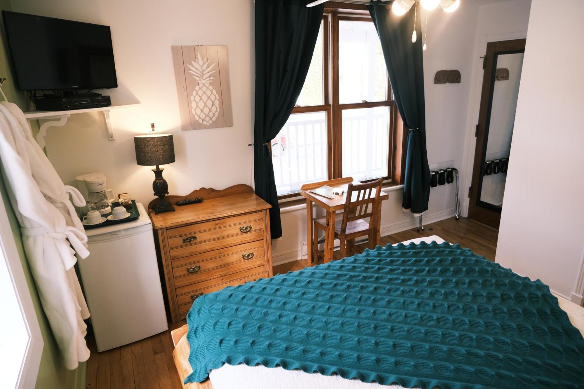 Bed and Breakfast Les Pinsons Des Rives La Malbaie Pokoj fotografie