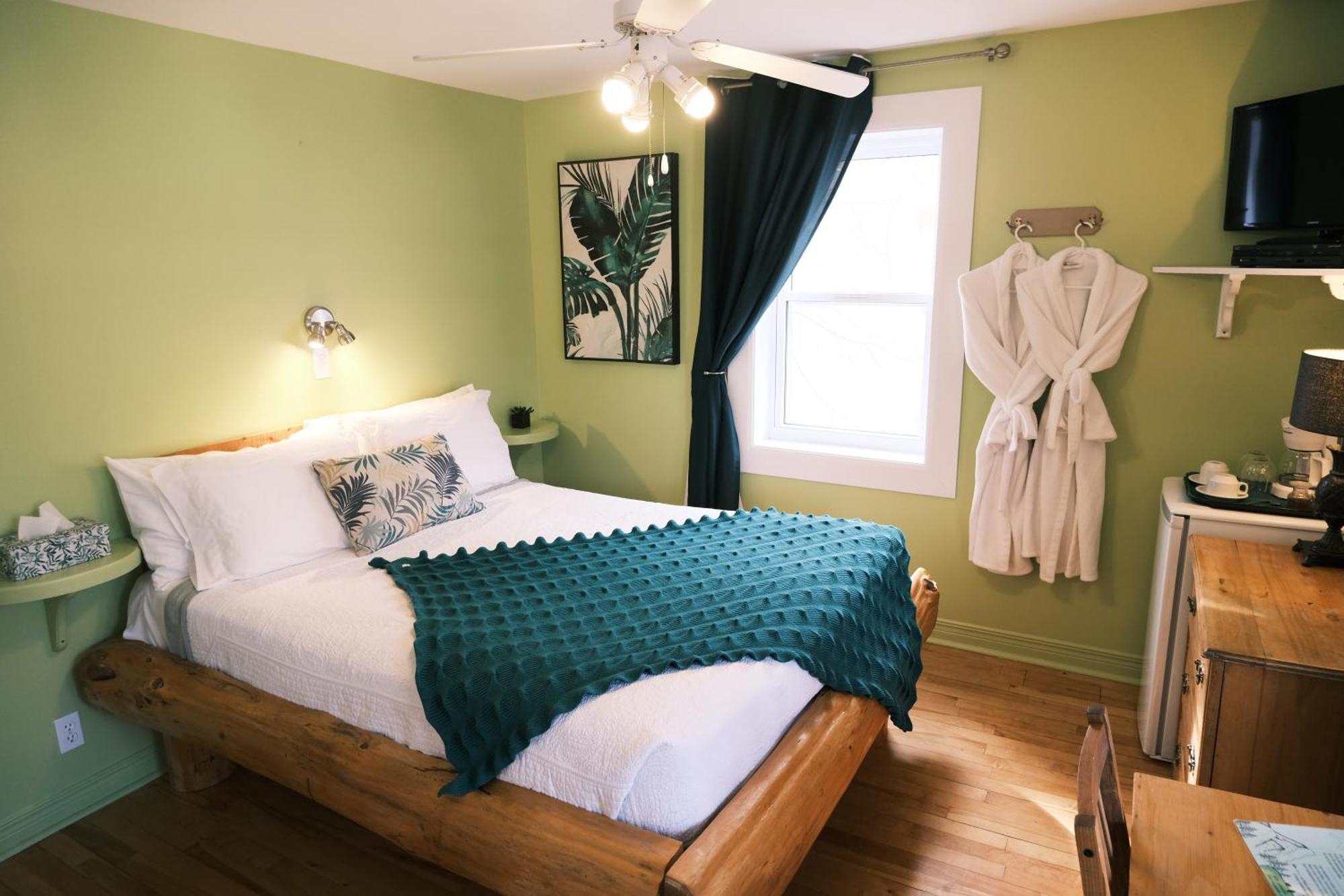 Bed and Breakfast Les Pinsons Des Rives La Malbaie Exteriér fotografie