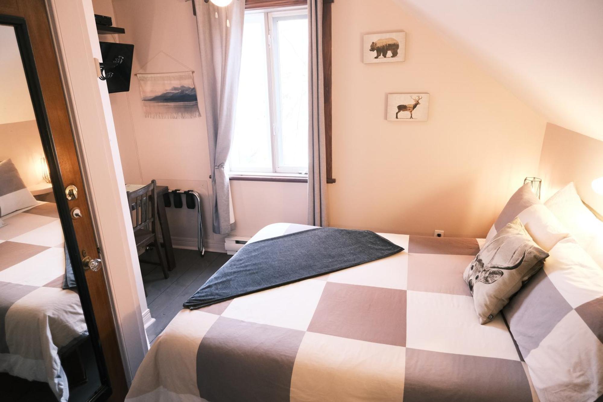 Bed and Breakfast Les Pinsons Des Rives La Malbaie Pokoj fotografie