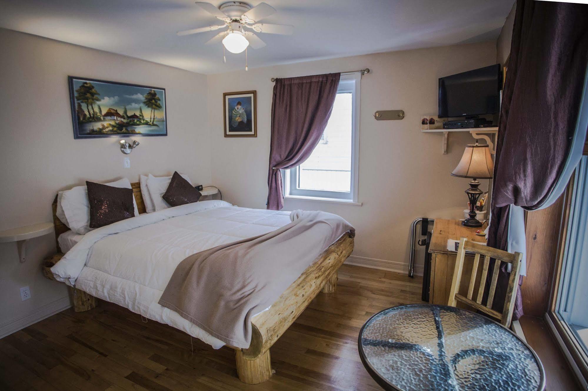 Bed and Breakfast Les Pinsons Des Rives La Malbaie Exteriér fotografie